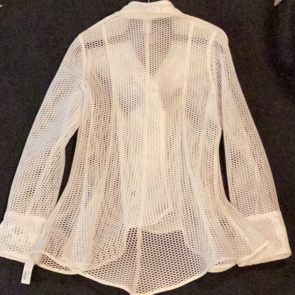 Design Today’s Graceful off white embroidered sleeve & double collar mesh - Picture 5 of 9